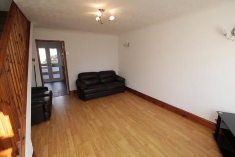 2 bedroom terraced house to rent, Brosscroft Village, Glossop SK13