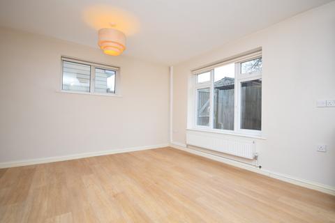 2 bedroom apartment to rent, Birdbush Avenue, Essex CB11