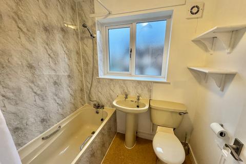 2 bedroom terraced house to rent, Ashleigh Court, Grimsby DN41