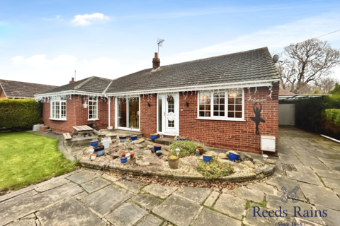 3 bedroom bungalow for sale, Sunk Island Road, Hull HU12