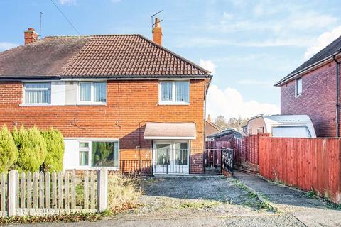 3 bedroom semi-detached house to rent, Wynyard Drive, Leeds LS27