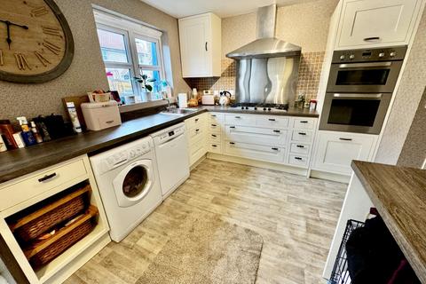 3 bedroom terraced house for sale, Overgreen View, Scarborough YO13