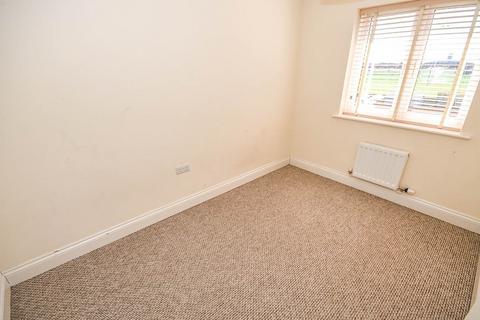 2 bedroom semi-detached house to rent, Spire Close, Lincoln LN1