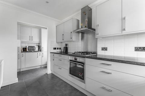 2 Bonham Close, Belvedere, DA17 5DZ