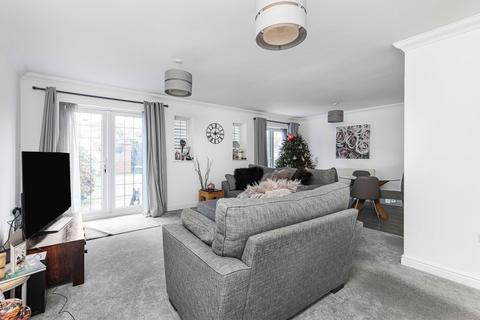 2 Bonham Close, Belvedere, DA17 5DZ