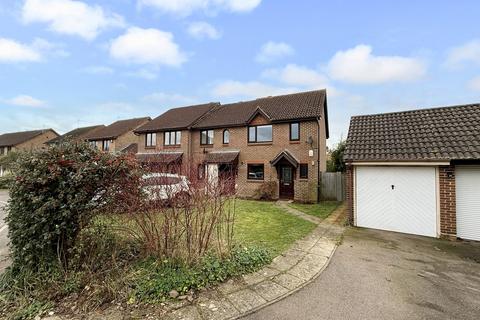 3 bedroom end of terrace house for sale, Yewtree Grove, Ipswich IP5