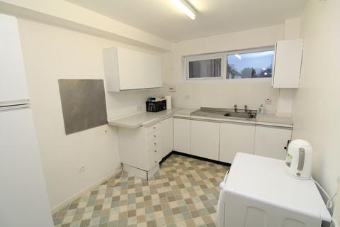 2 bedroom flat to rent, Nicholas Court, Burnt Ash Hill, Lee , SE12