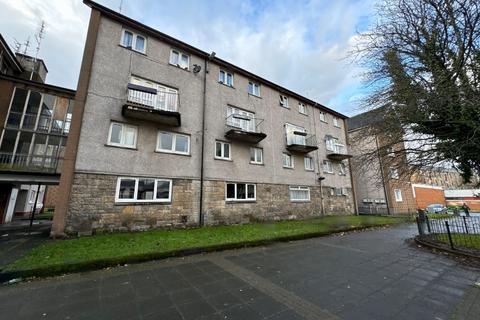 3 bedroom maisonette to rent, West Buchanan Place, Paisley, Renfrewshire, PA1