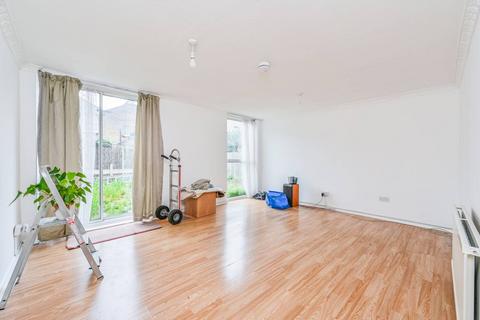 4 bedroom terraced house for sale, Dunston Road, Battersea, London, SW11