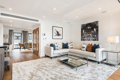 3 bedroom townhouse to rent, Rainville Road, London W6