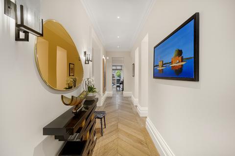 4 bedroom duplex to rent, Eaton Place, London SW1X