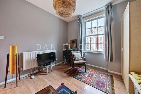 2 bedroom flat for sale, Devon Mansions, Tooley Street, SE1