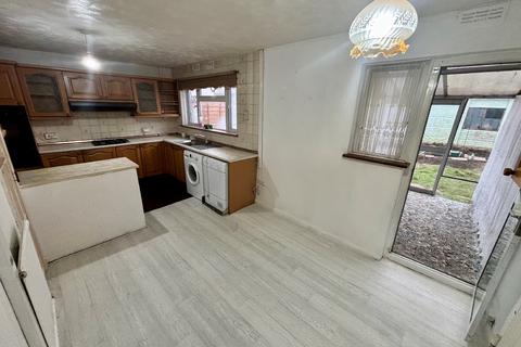 3 bedroom end of terrace house to rent, Roosevelt Way, Dagenham RM10