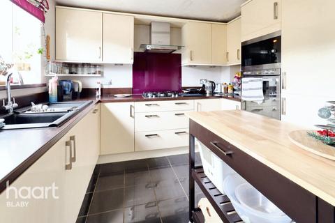 4 bedroom terraced house for sale, Foulds Lane, Leicester