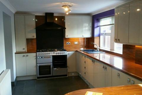 4 bedroom house to rent, Dan Y Graig Heights, Talbot Green Pontyclun