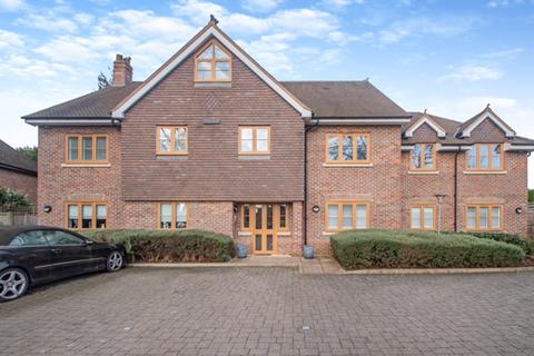 2 bedroom apartment for sale, Long Lane, Ickenham, Uxbridge UB10