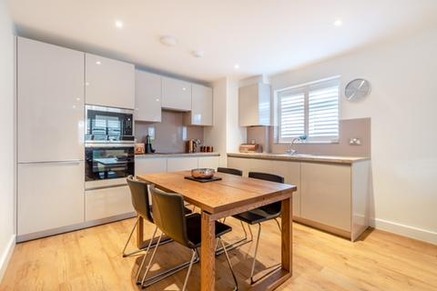 2 bedroom apartment for sale, Long Lane, Ickenham, Uxbridge UB10