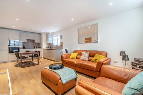 2 bedroom apartment for sale, Long Lane, Ickenham, Uxbridge UB10