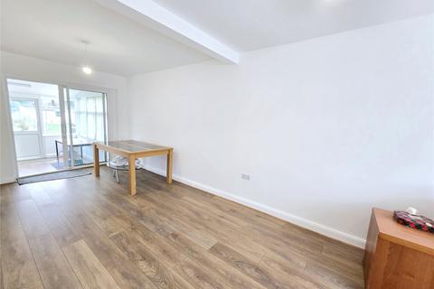 3 bedroom semi-detached house to rent, Aldridge Avenue, Stanmore HA7