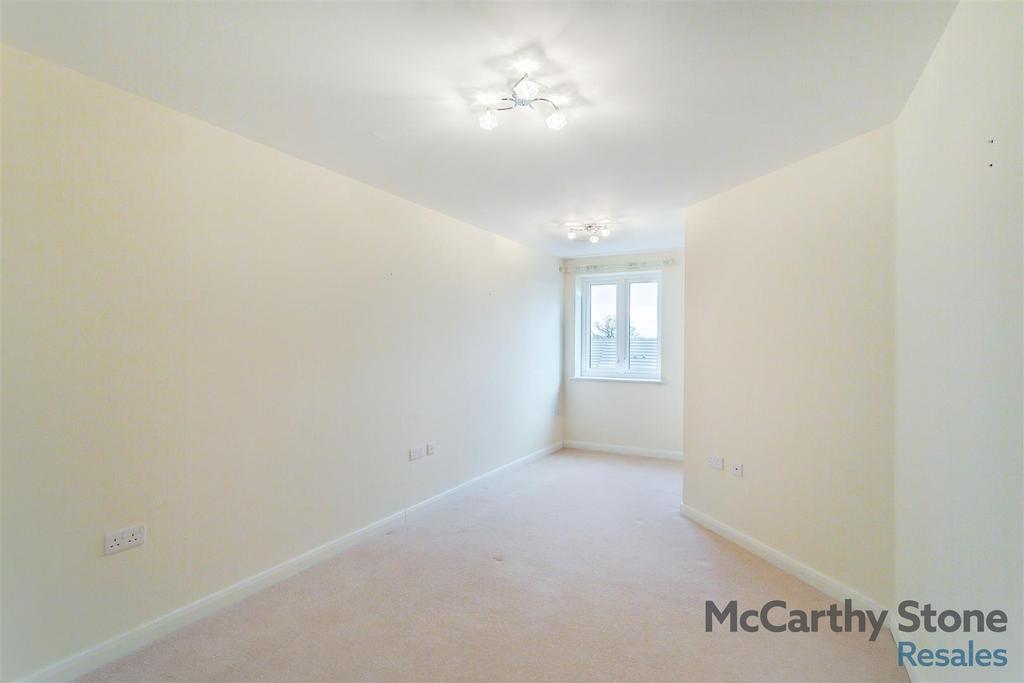 8630441-interior02.jpg