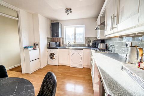 2 bedroom terraced house for sale, Sutton Road, Rochford, SS4