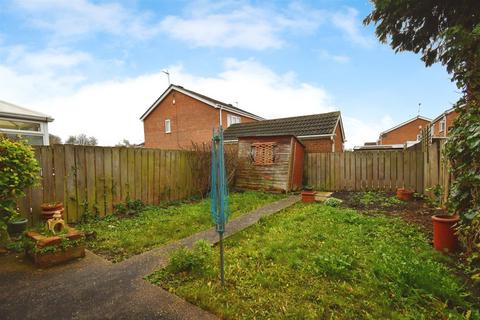 2 bedroom semi-detached house for sale, Plowden Road, Hull