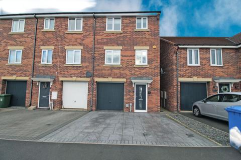 4 bedroom terraced house for sale, Font Drive, Blyth, NE24