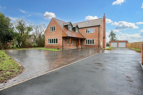 5 bedroom detached house for sale, Droitwich Road, Feckenham, Redditch, B96