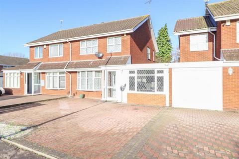 3 bedroom semi-detached house to rent, Ashdown Close, Coventry CV3