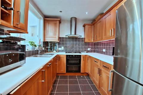 3 bedroom house for sale, Brook Road, Borehamwood