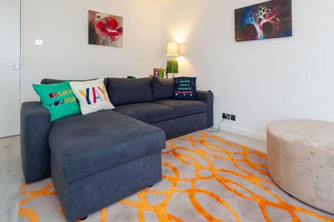 3 bedroom serviced apartment to rent, Bath Street, London EC1V