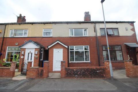 3 bedroom terraced house to rent, Holt Street, Hindley