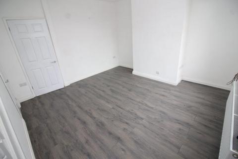 3 bedroom terraced house to rent, Holt Street, Hindley