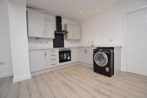 3 bedroom semi-detached house to rent, Camberwell Crescent, Whelley