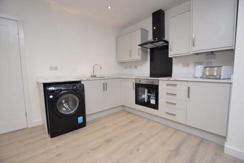 3 bedroom semi-detached house to rent, Camberwell Crescent, Whelley