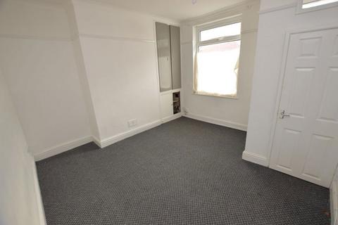 2 bedroom terraced house to rent, Bank Street, Platt Bridge