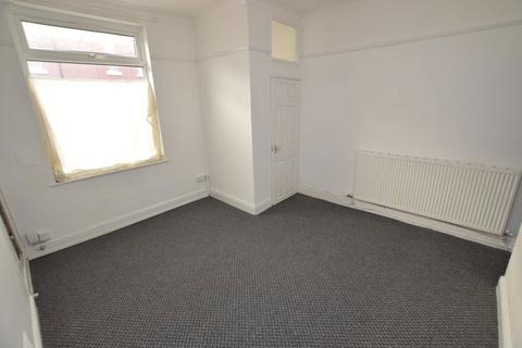 2 bedroom terraced house to rent, Bank Street, Platt Bridge