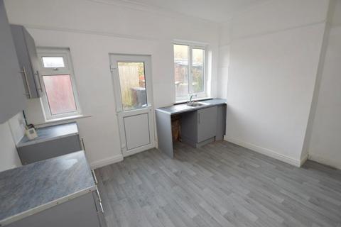 2 bedroom terraced house to rent, Bank Street, Platt Bridge