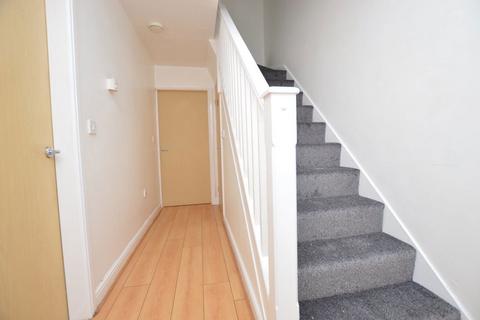 3 bedroom townhouse to rent, Merefield Close, Hindley