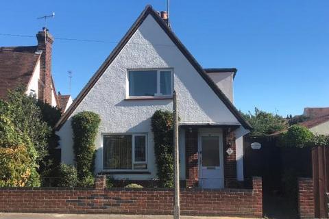 2 bedroom detached house to rent, Langer Road, Felixstowe IP11