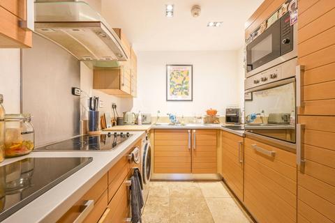 2 bedroom flat for sale, Limeharbour, Canary Wharf, London, E14