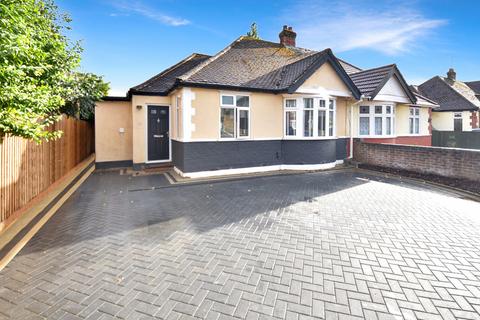 2 bedroom bungalow for sale, Ryecroft Way, Luton, Bedfordshire, LU2 7TU