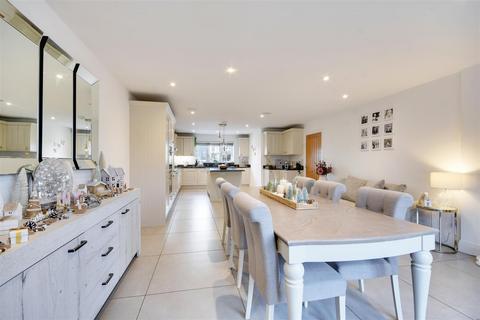 5 bedroom detached house for sale, Murrayfields, Burnham-On-Crouch