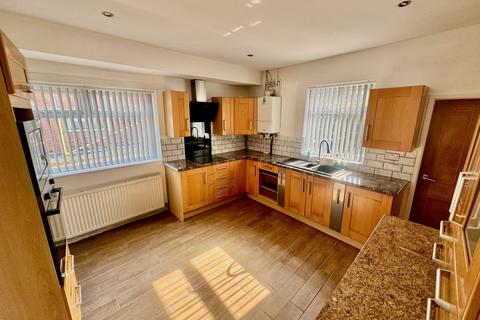 3 bedroom end of terrace house for sale, Wigan Road, Hindley, WN2 3BL