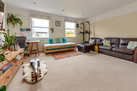 1 bedroom flat for sale, Shirlock Road, Hampstead