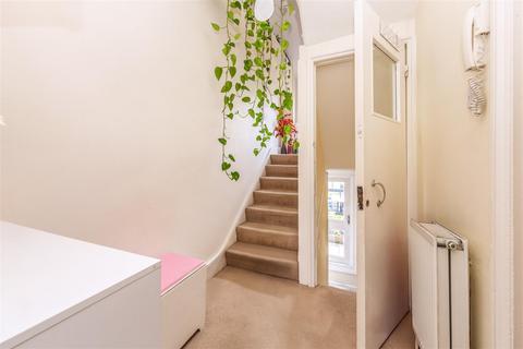 1 bedroom flat for sale, Shirlock Road, Hampstead