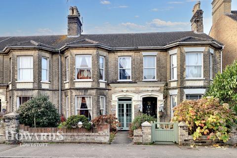 4 bedroom terraced house for sale, London Road South, Lowestoft