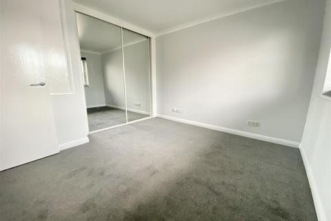 1 bedroom end of terrace house to rent, Spurcroft, Luton