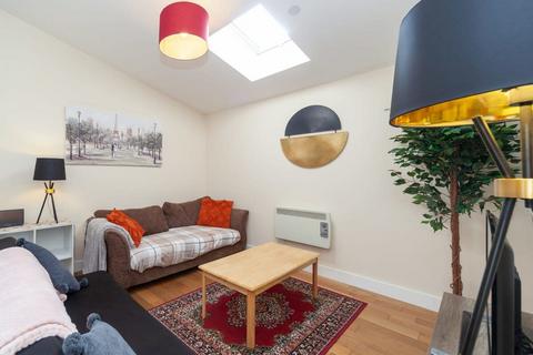 2 bedroom serviced apartment to rent, Acre Lane, London SW2