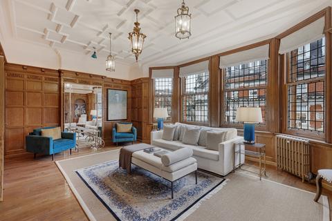 4 bedroom apartment for sale, North Audley Street, London W1K